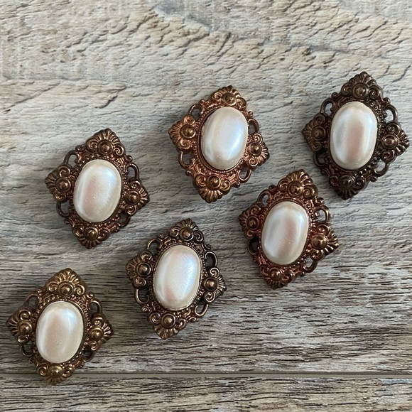 Set Lot of 6 Vintage Bronze Color Plastic Mother of Pearl Diagonal Buttons - Picture 7 of 7